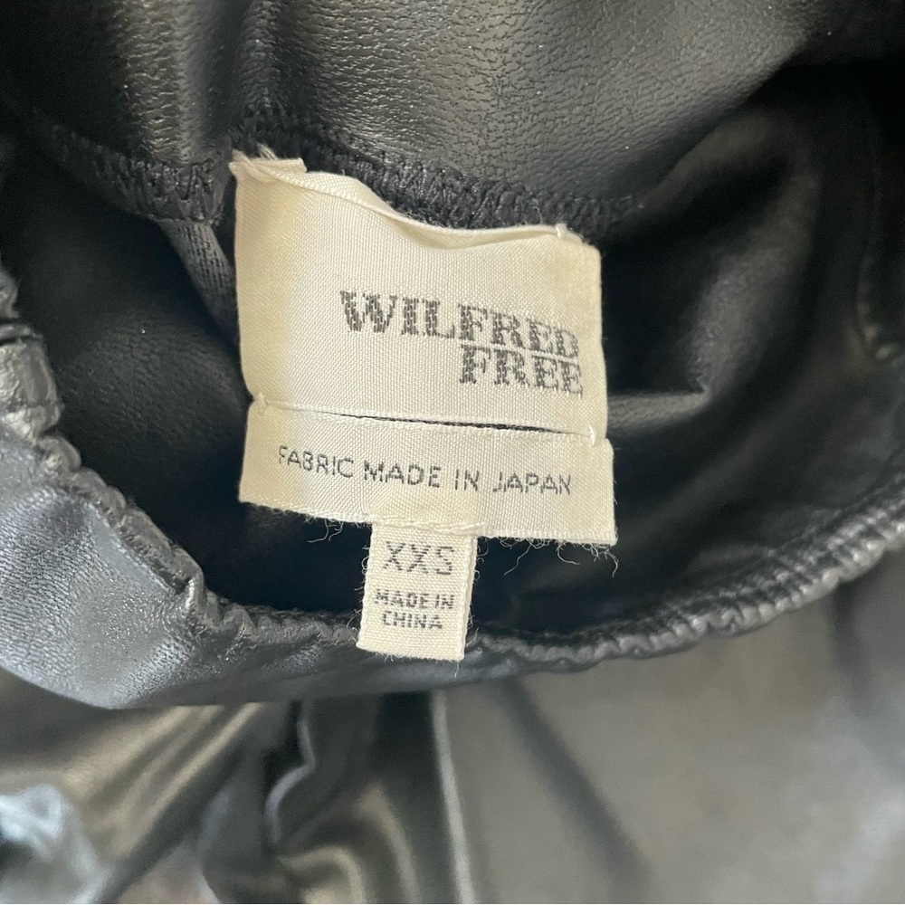 Wilfred Aritzia Daria Legging Black Faux Leather Fits Size Small - Picture 3 of 4